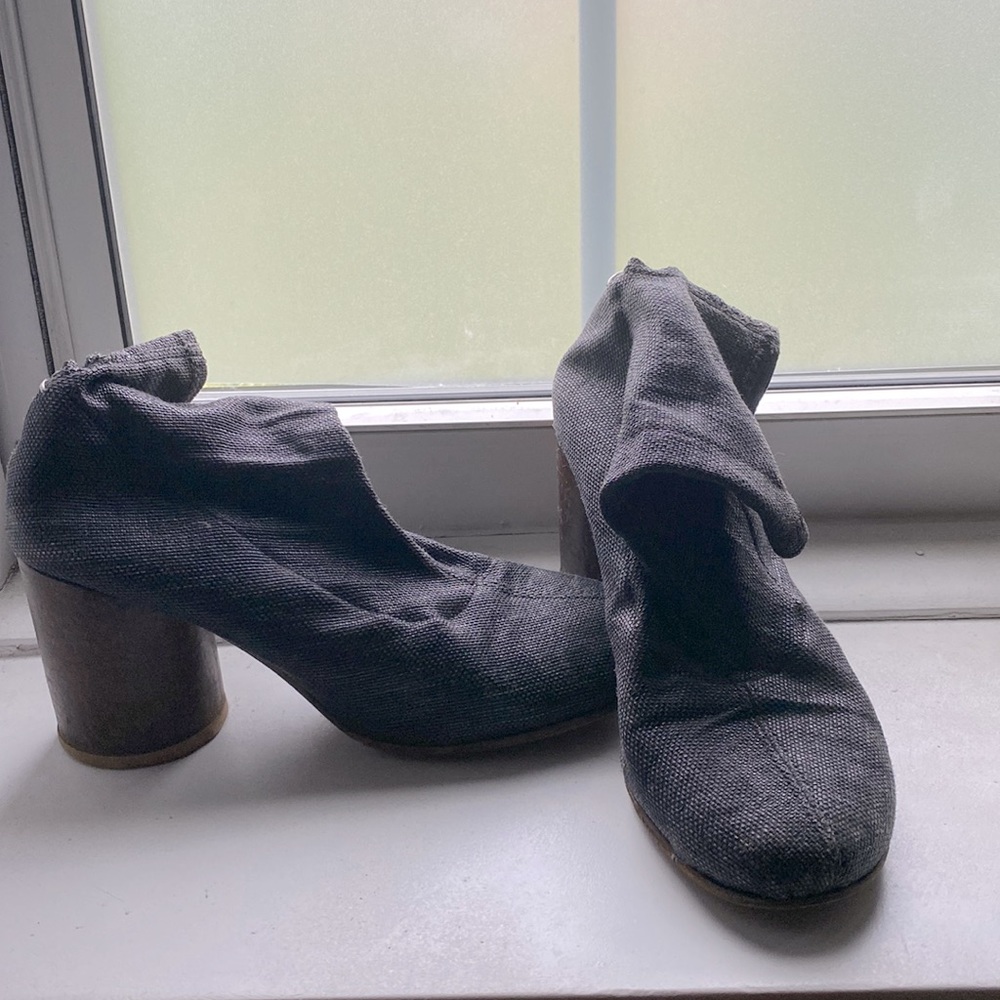 Semi-vintage Martin Margiela summer linen boots